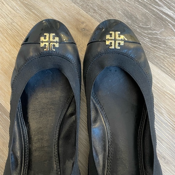 Tory Burch Caroline Ballerina Flats - Picture 2 of 11